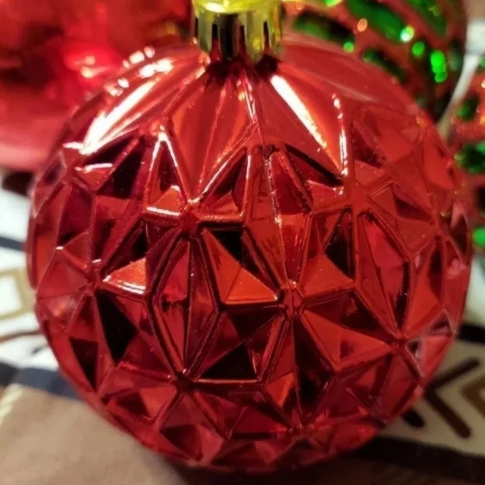 EXTRA LARGE CHRISTMAS BALL ORNAMENTS 4 + 2 BONUS = 6 TOTAL NWOT*